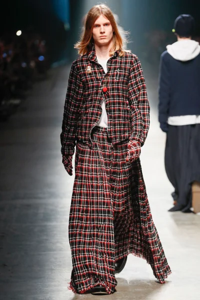 Look 3
